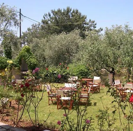 Amarilia 公寓式酒店 3*